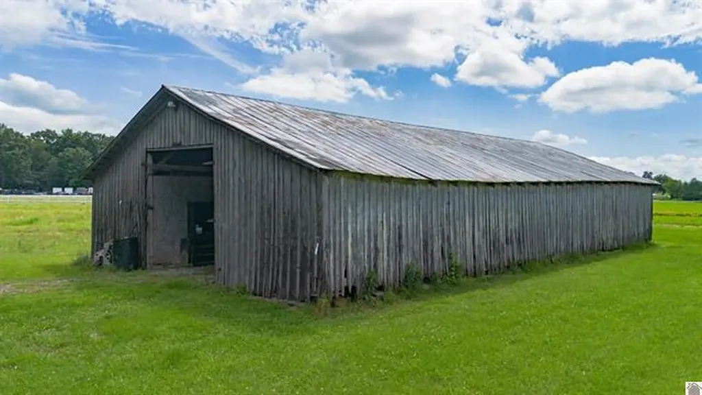 893 Peach Orchard Road Murray KY 42071