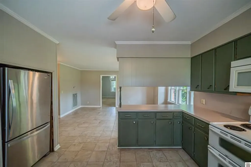 893 Peach Orchard Road Murray KY 42071