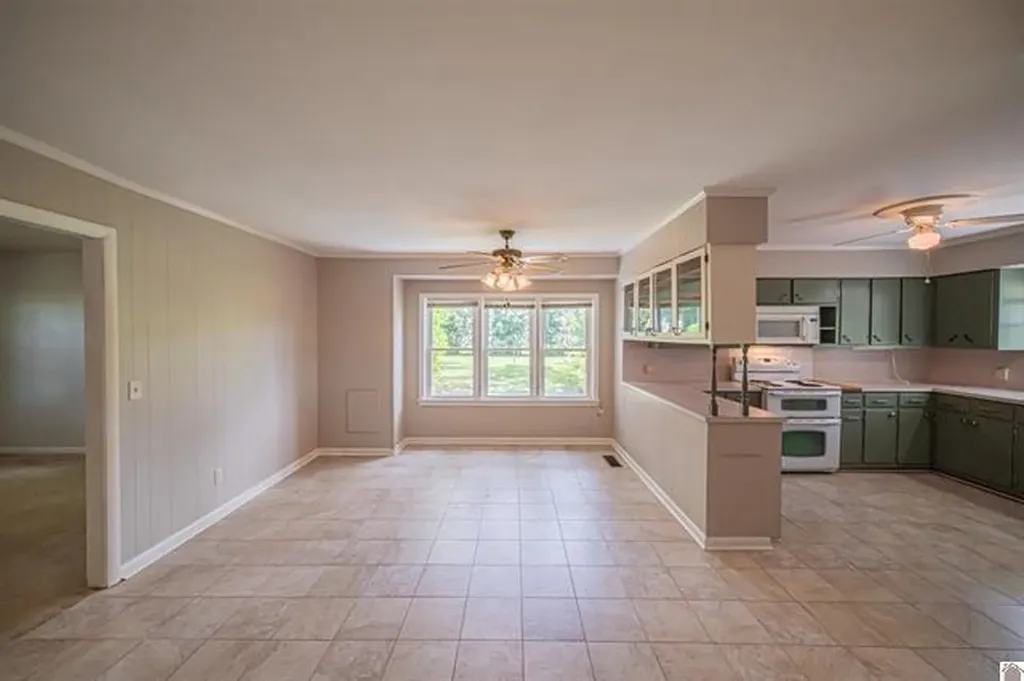 893 Peach Orchard Road Murray KY 42071