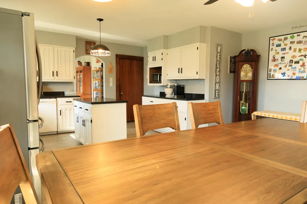 446 Old L And N Magnolia KY 42757