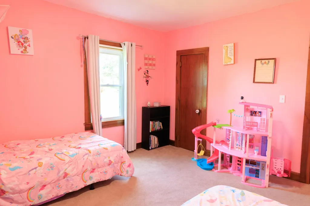 446 Old L And N Magnolia KY 42757