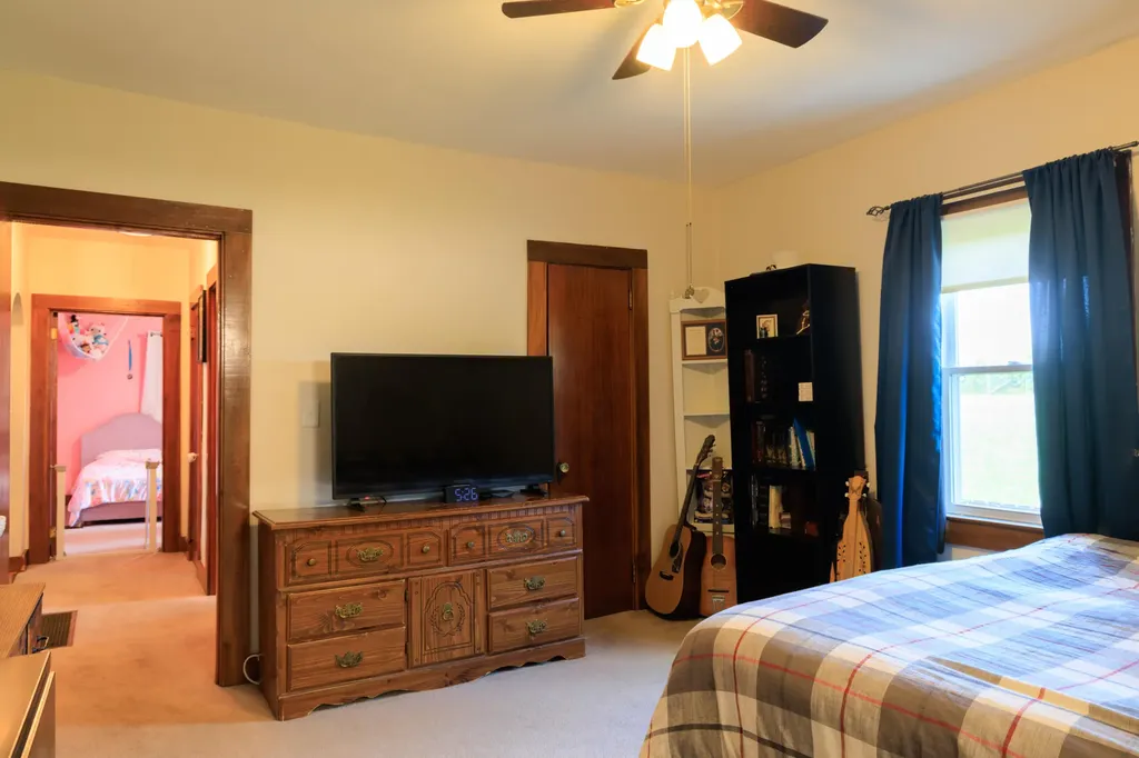 446 Old L And N Magnolia KY 42757