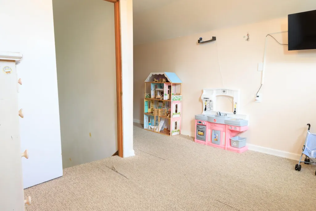 446 Old L And N Magnolia KY 42757