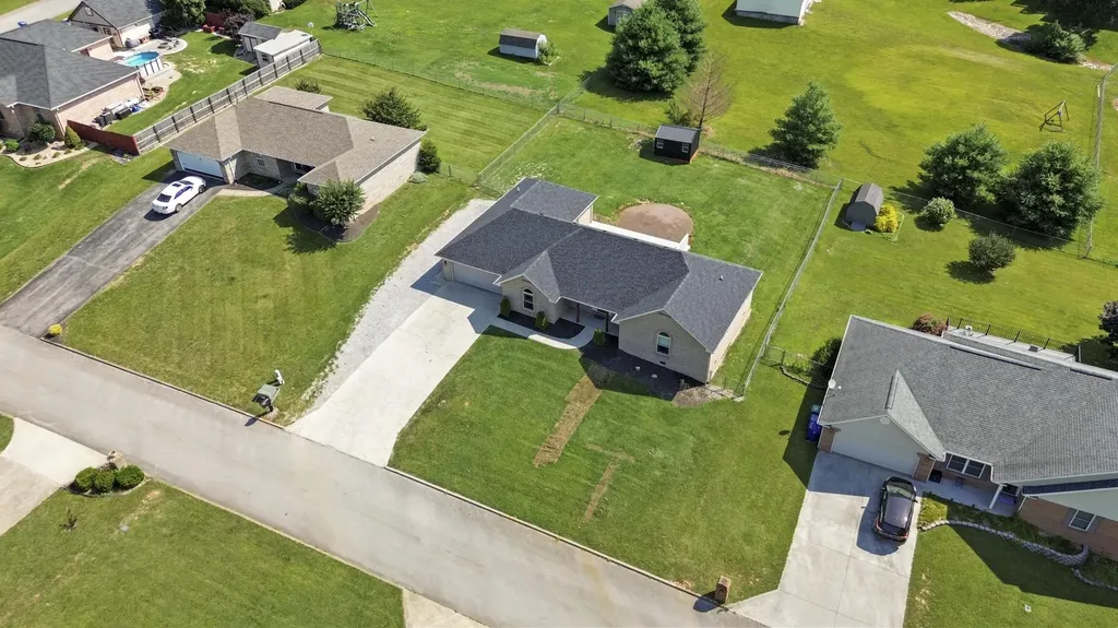 799 Hidden Loop Drive Somerset KY 42503