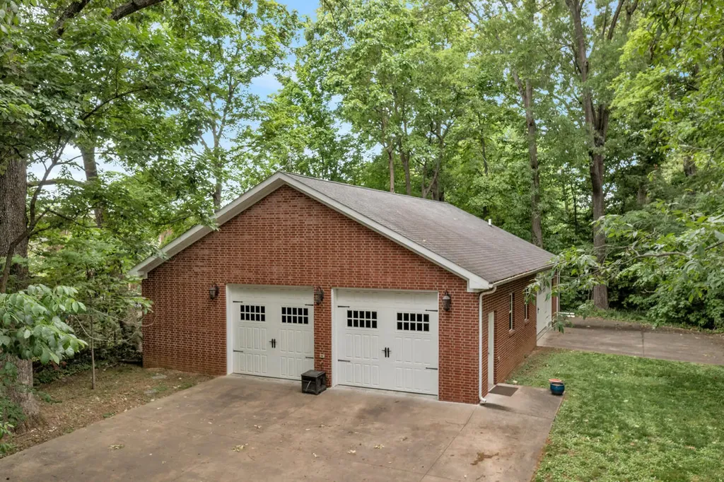 1106 Poplar Street Murray KY 42071