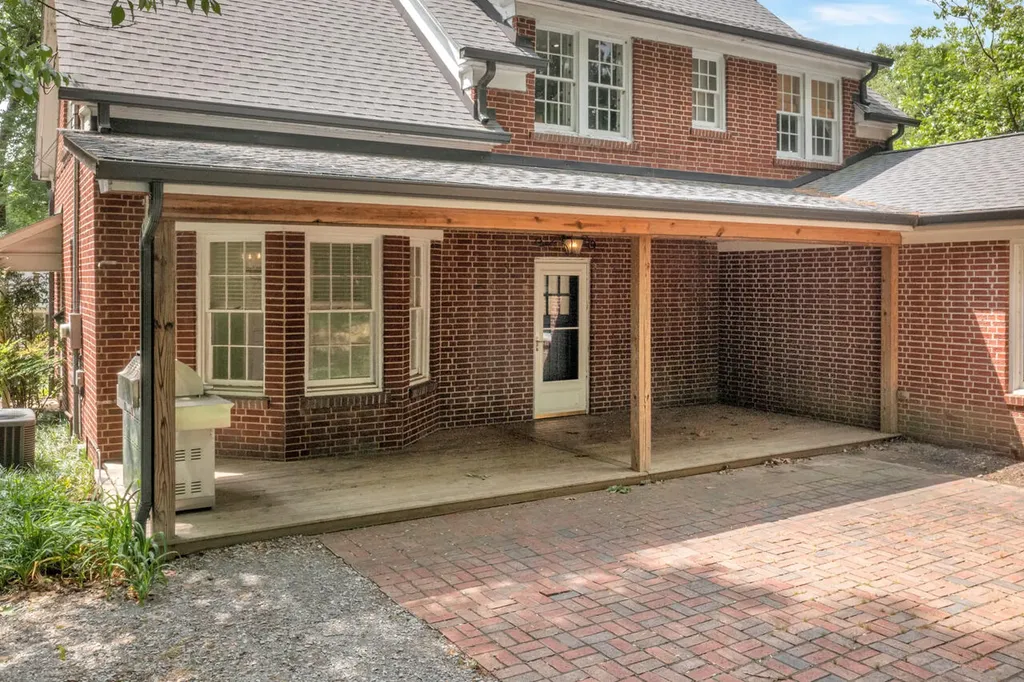 1106 Poplar Street Murray KY 42071