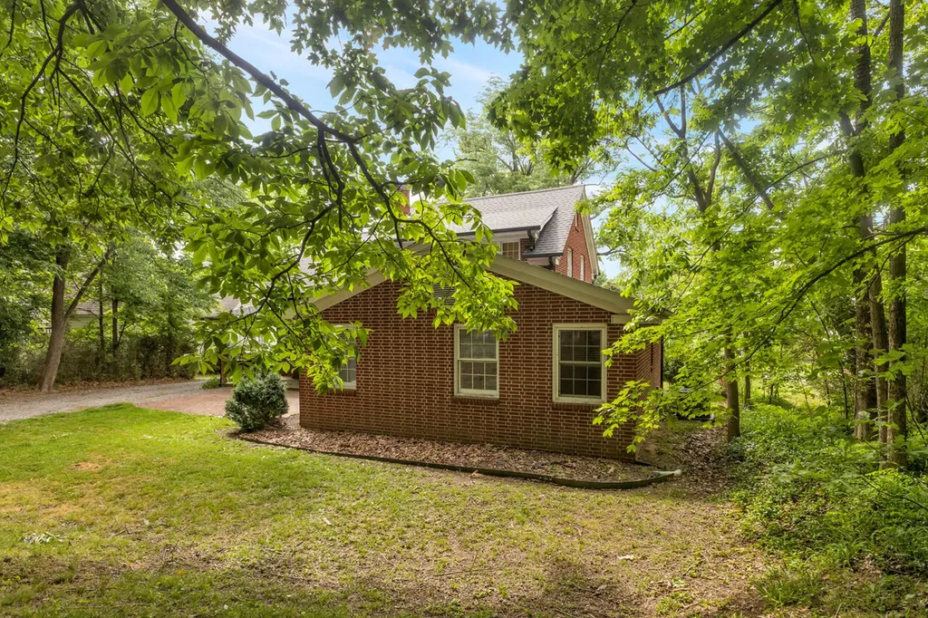 1106 Poplar Street Murray KY 42071