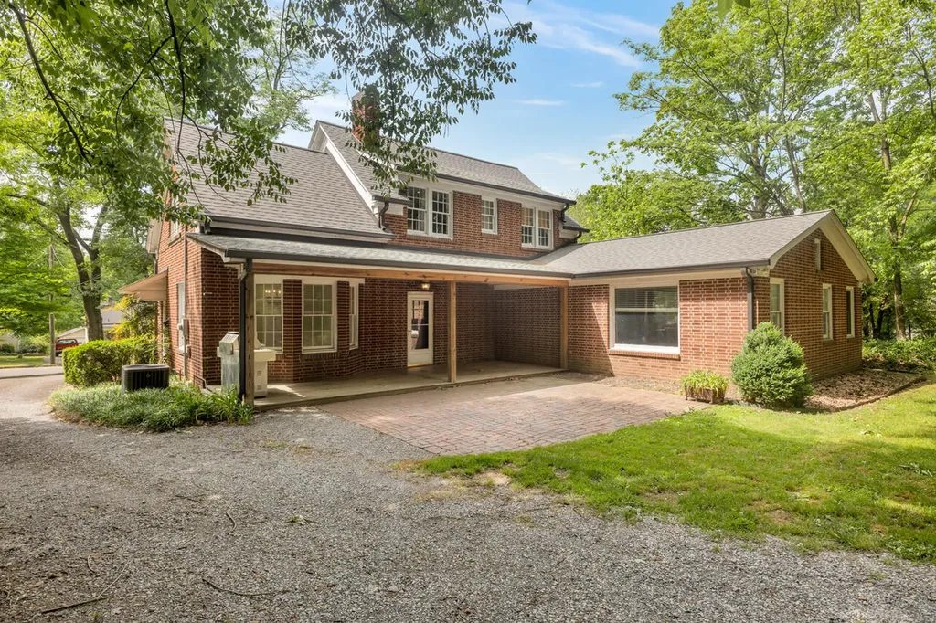1106 Poplar Street Murray KY 42071