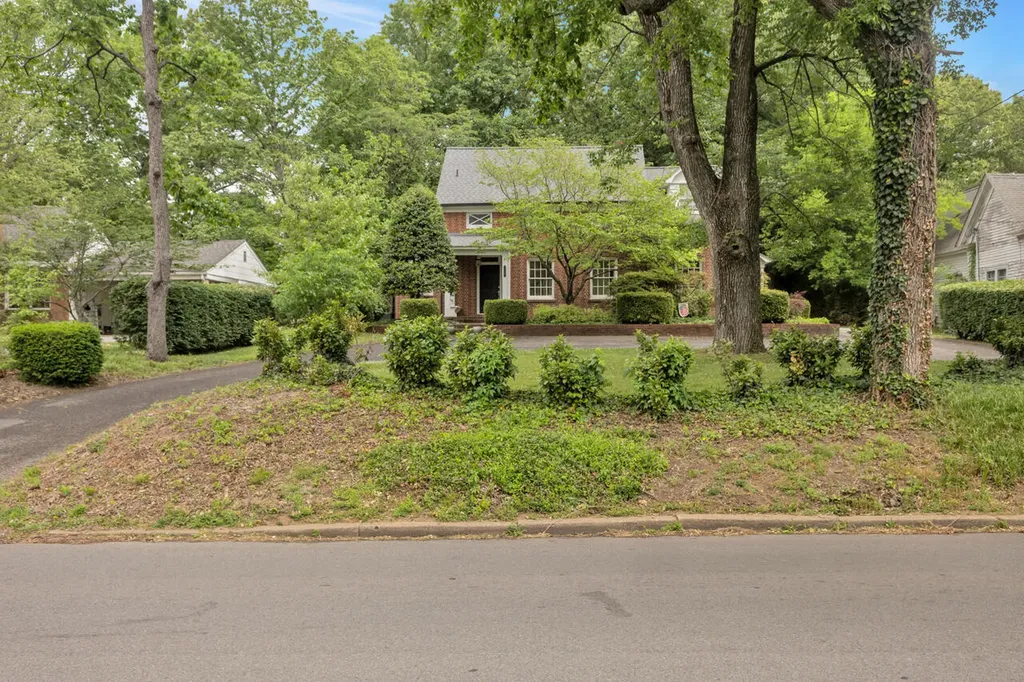 1106 Poplar Street Murray KY 42071