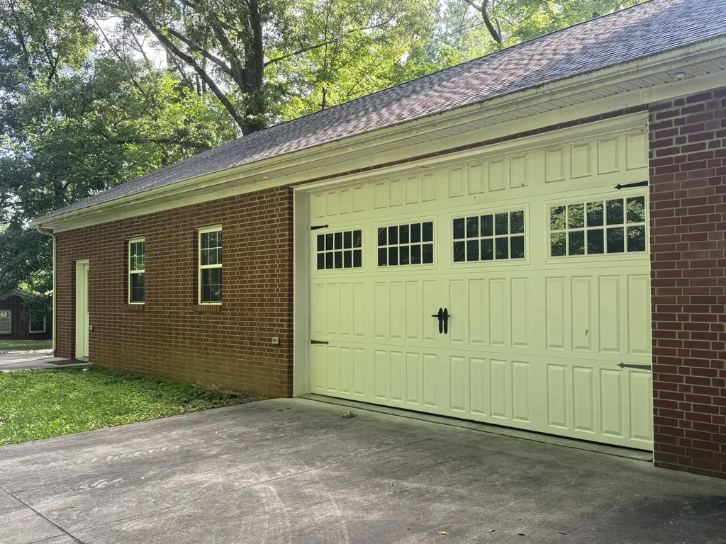 1106 Poplar Street Murray KY 42071