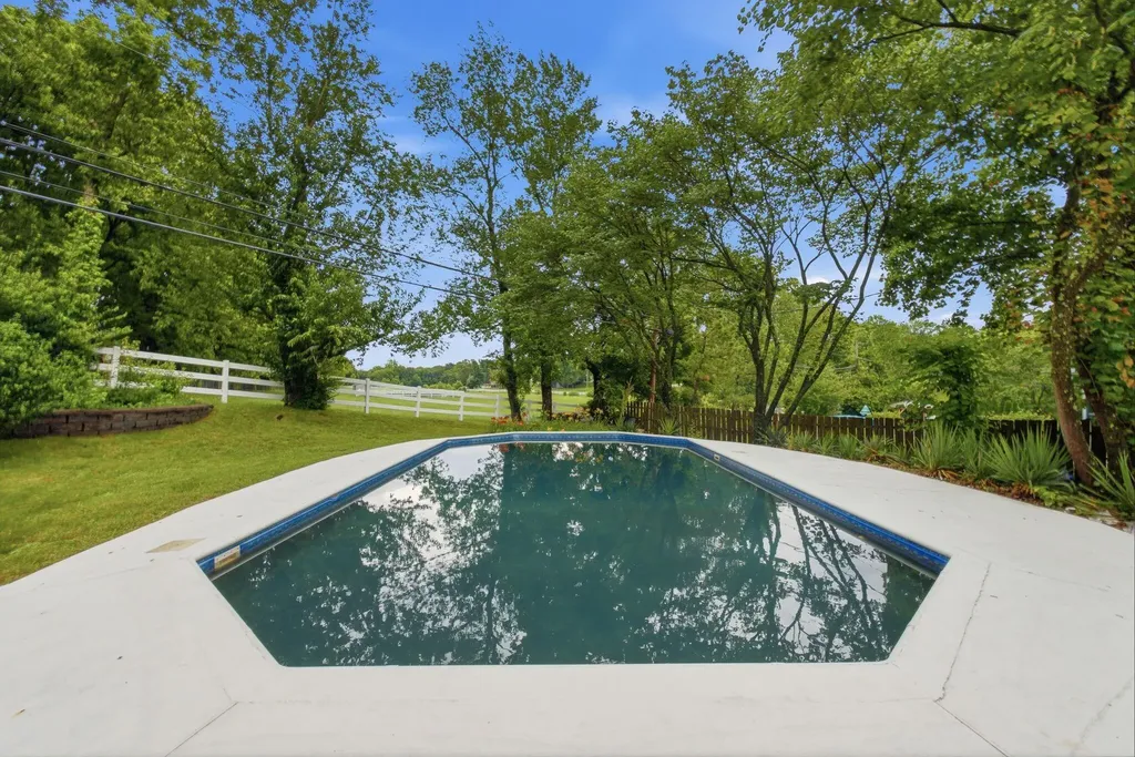 1981 Favell Court Lexington KY 40503
