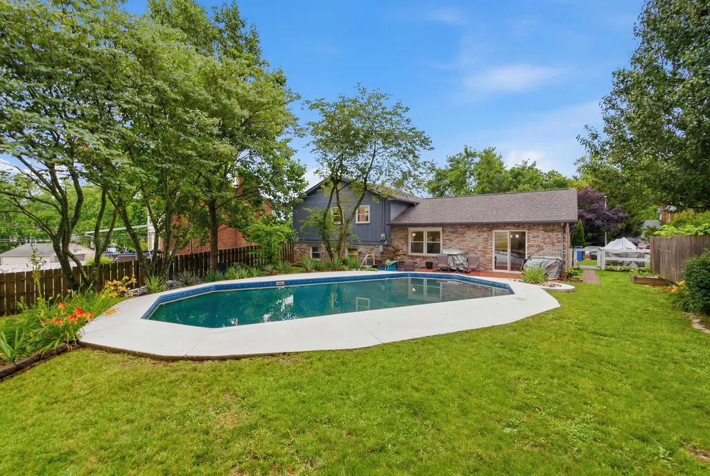 1981 Favell Court Lexington KY 40503