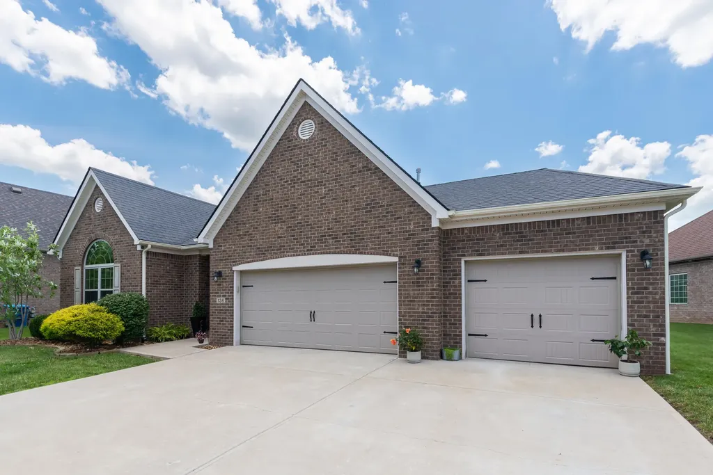 136 Inverness Drive Georgetown KY 40324