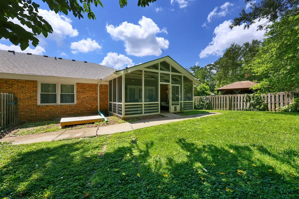 605 & 607 Camino Drive Lexington KY 40502