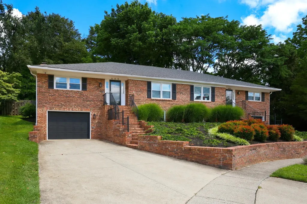 605 & 607 Camino Drive Lexington KY 40502