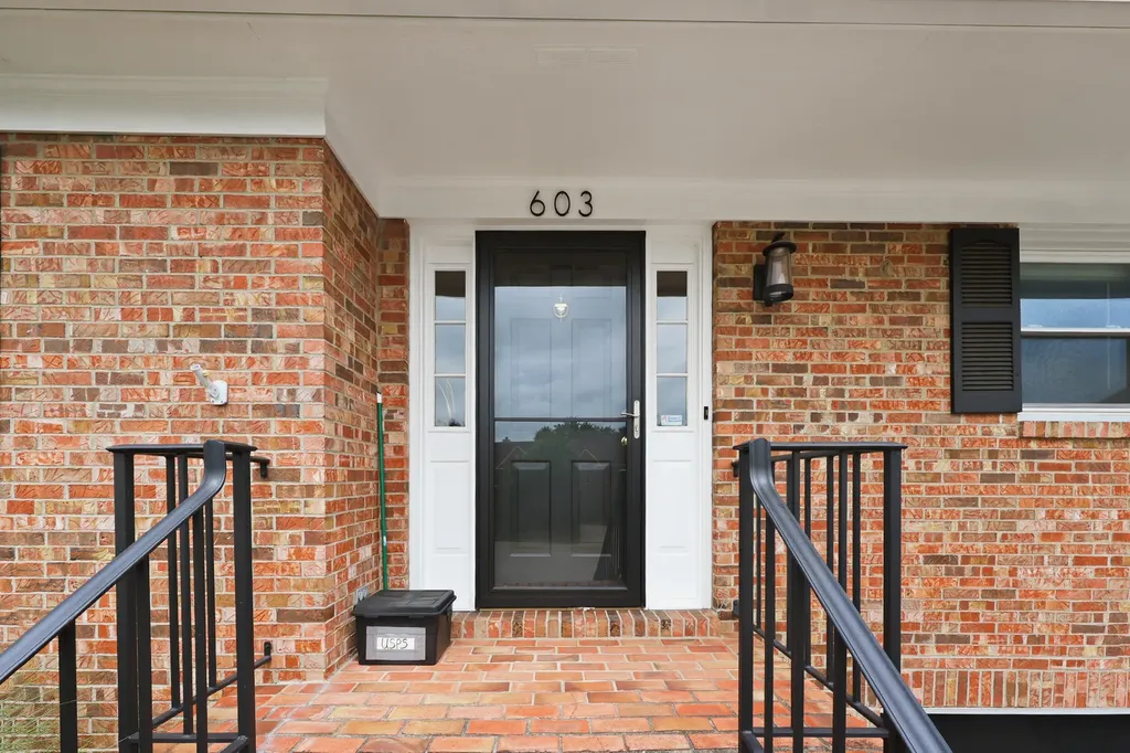 605 & 607 Camino Drive Lexington KY 40502