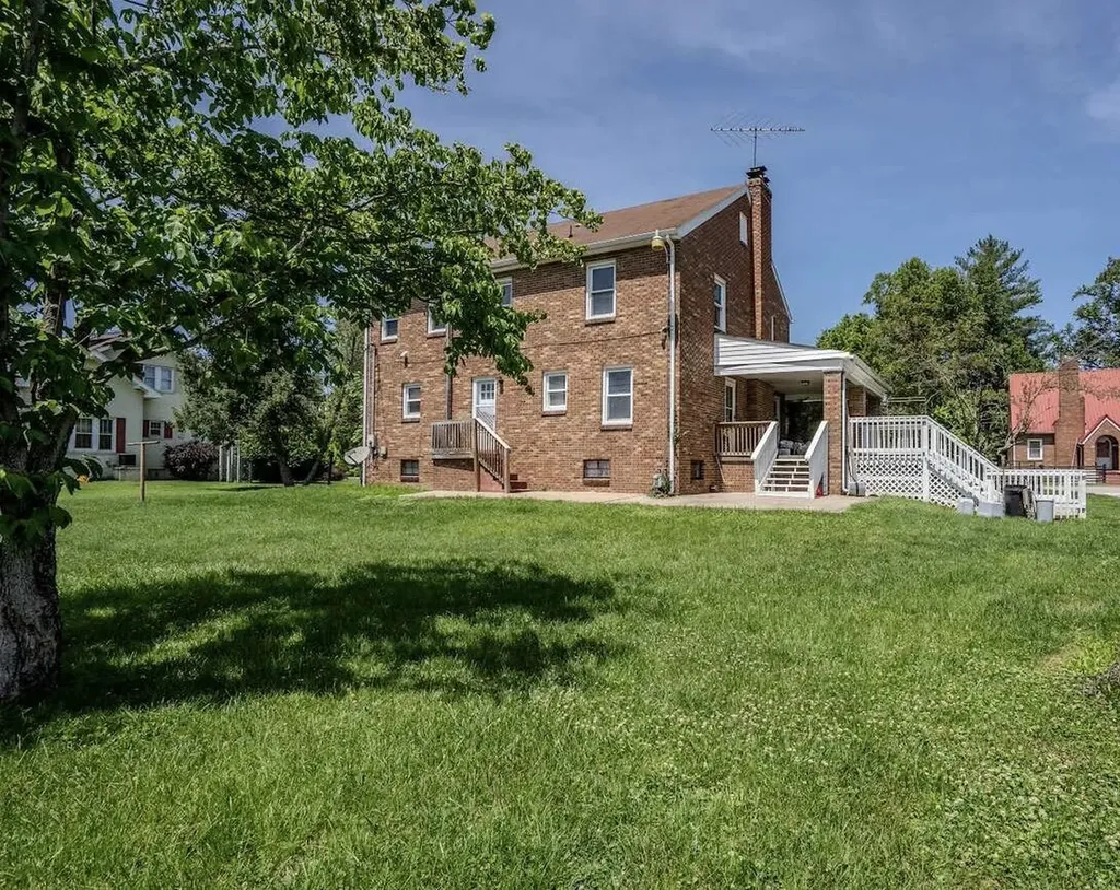1212 Walnut Street Greenup KY 41144