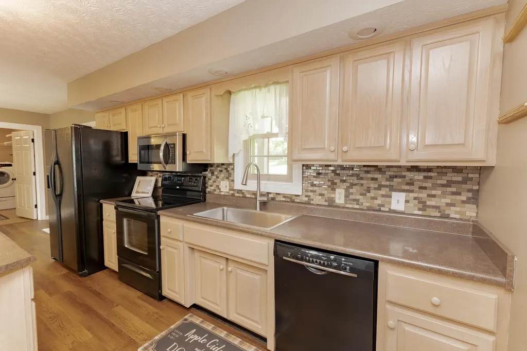187 Daisy Lane Somerset KY 42503