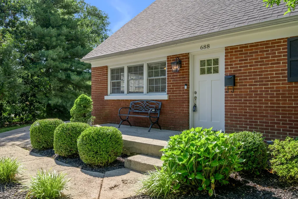 688 Sheridan Drive Lexington KY 40503