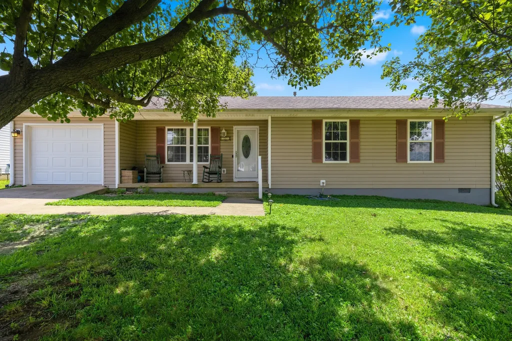 215 Azalea Street Harrodsburg KY 40330