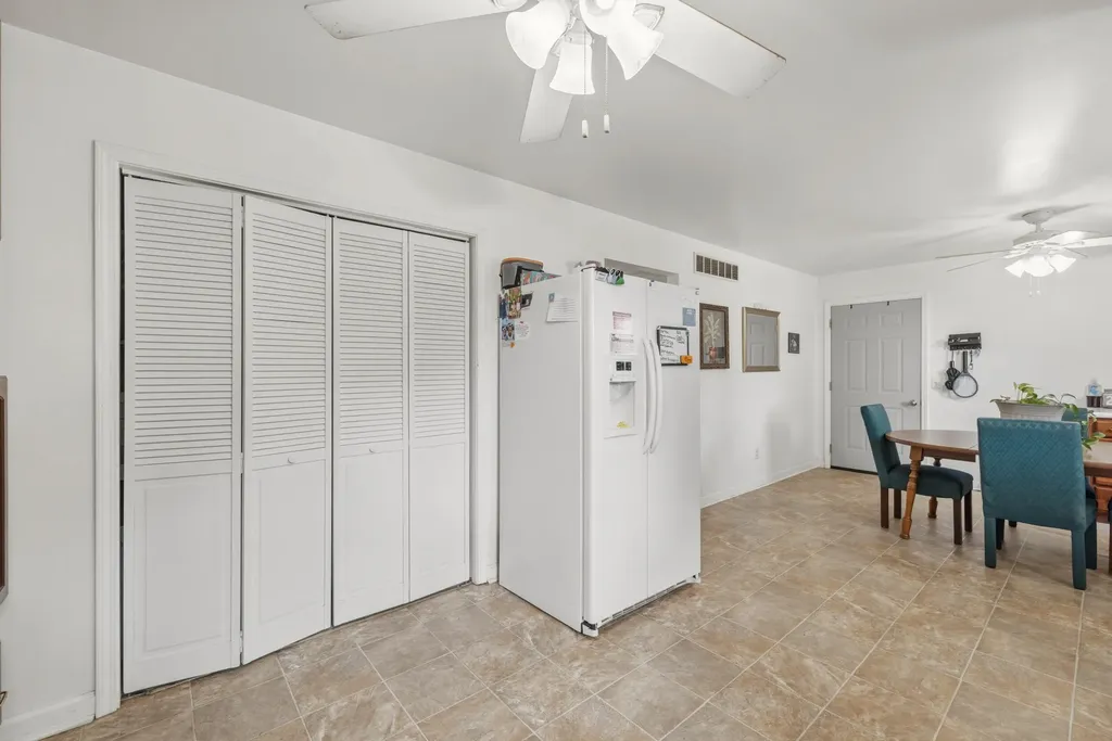 215 Azalea Street Harrodsburg KY 40330