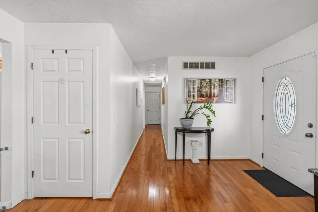 215 Azalea Street Harrodsburg KY 40330