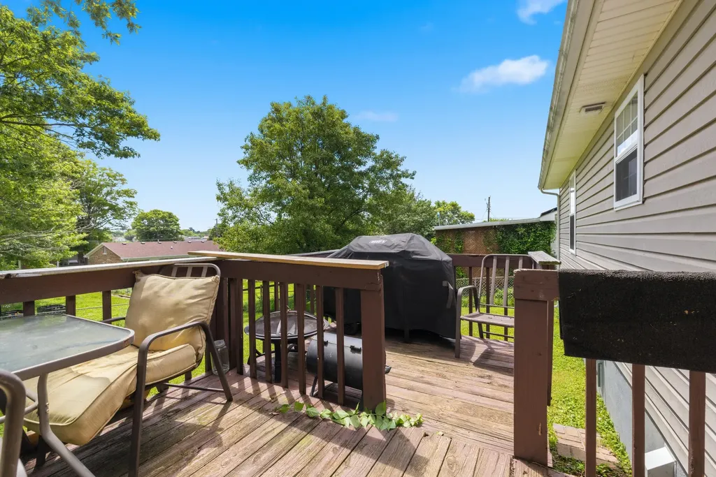 215 Azalea Street Harrodsburg KY 40330