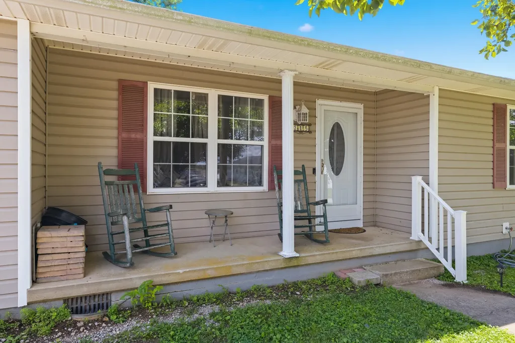 215 Azalea Street Harrodsburg KY 40330