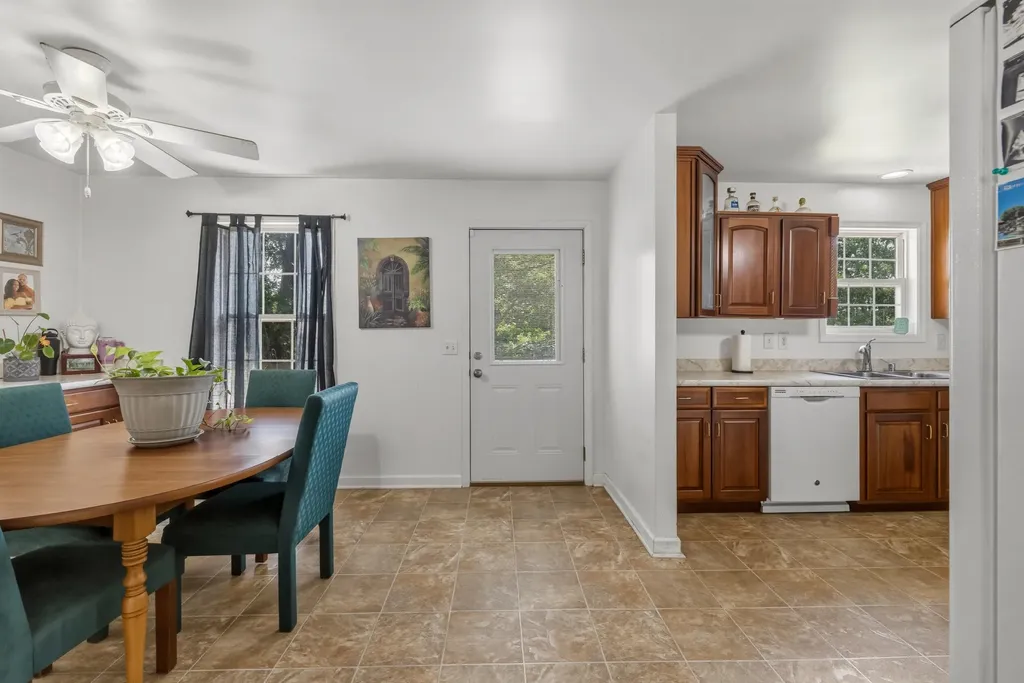 215 Azalea Street Harrodsburg KY 40330
