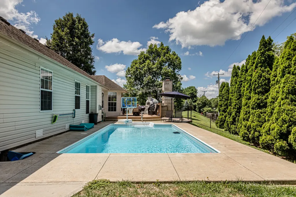 748 Eureka Drive Versailles KY 40383