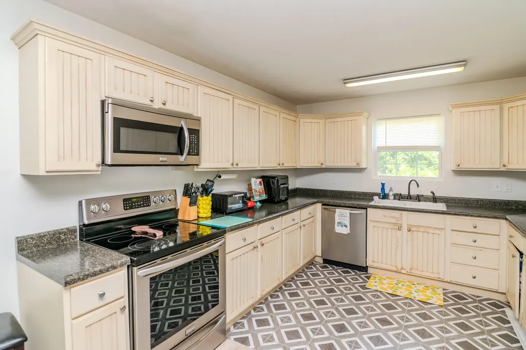 103 Boreing Drive London KY 40741