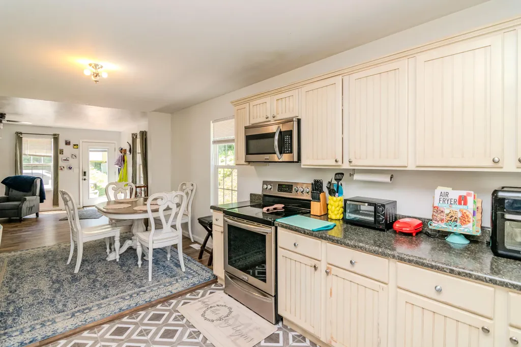 103 Boreing Drive London KY 40741