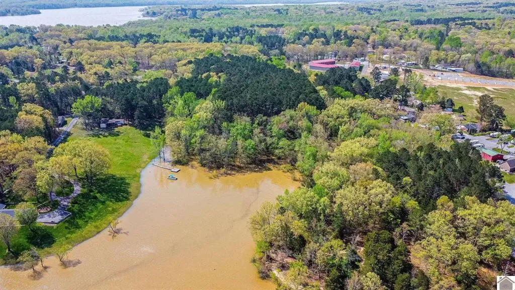 84 Launch Lane Murray KY 42071