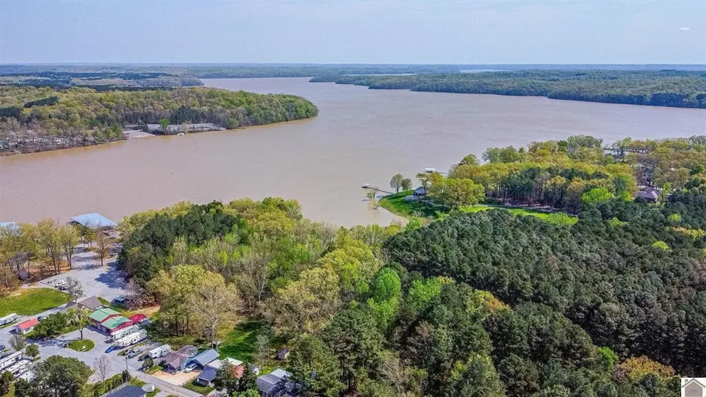84 Launch Lane Murray KY 42071