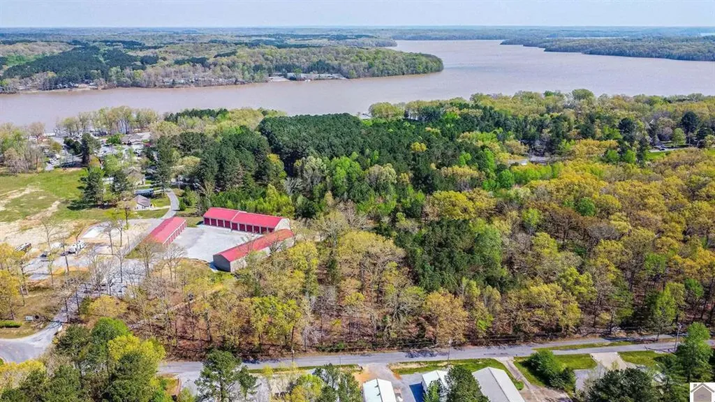 84 Launch Lane Murray KY 42071