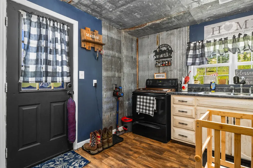 234 Ray Mathis Road Annville KY 40402