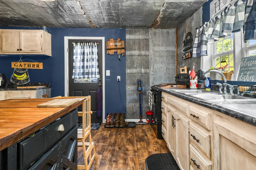 234 Ray Mathis Road Annville KY 40402