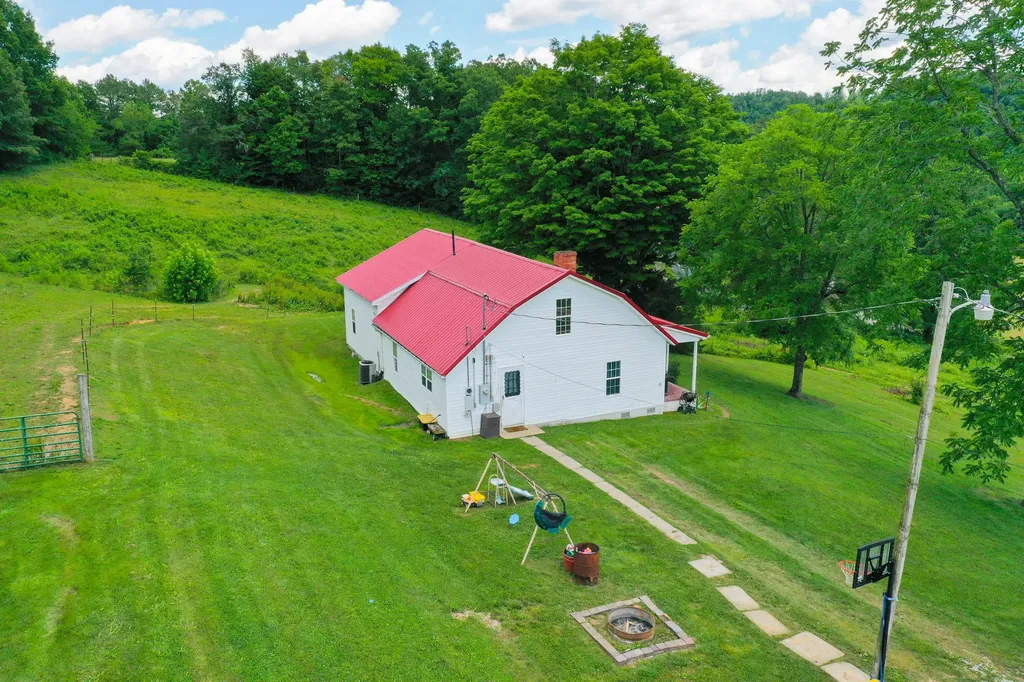 234 Ray Mathis Road Annville KY 40402