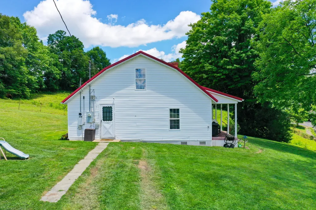 234 Ray Mathis Road Annville KY 40402