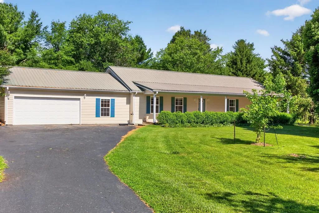 600 Ison Lane Harrodsburg KY 40330
