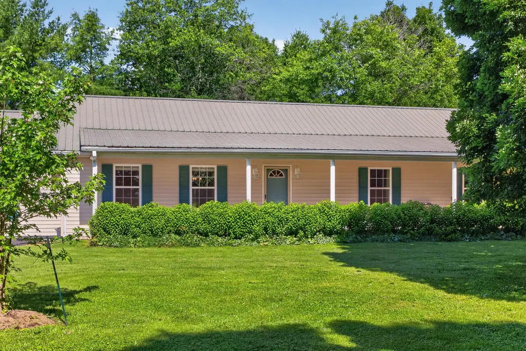 600 Ison Lane Harrodsburg KY 40330