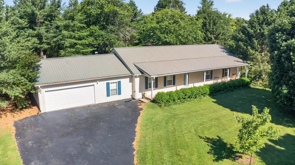 600 Ison Lane Harrodsburg KY 40330