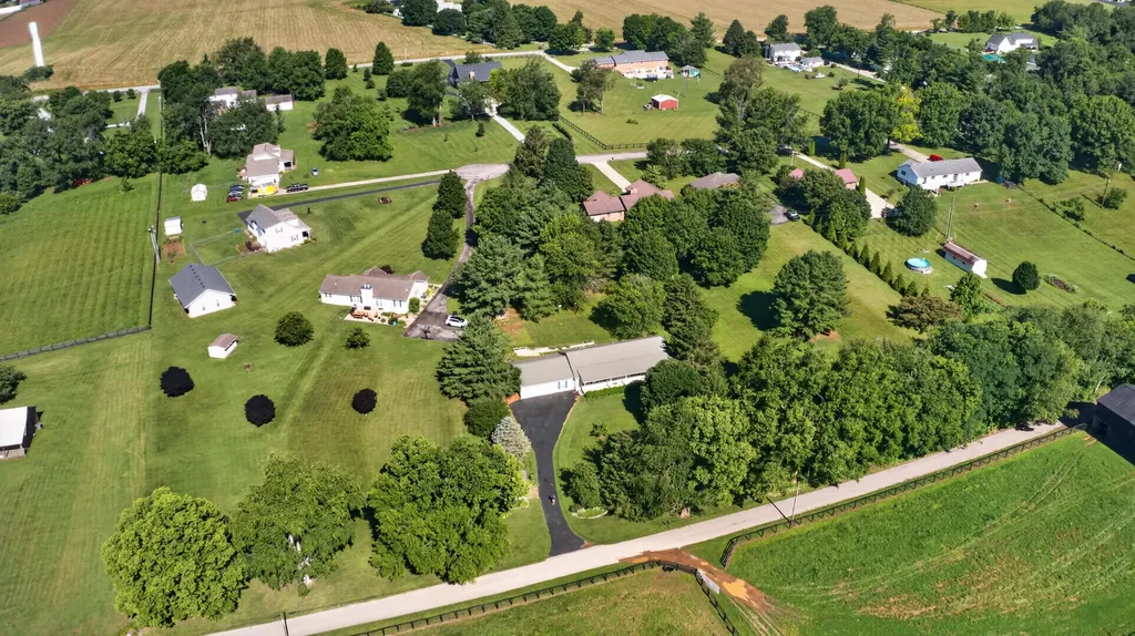 600 Ison Lane Harrodsburg KY 40330