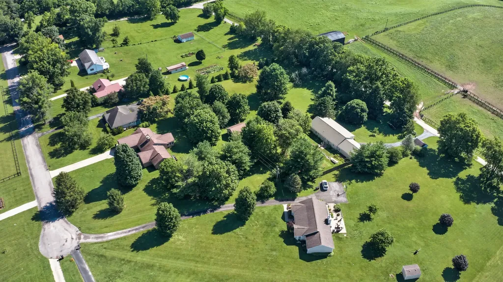 600 Ison Lane Harrodsburg KY 40330