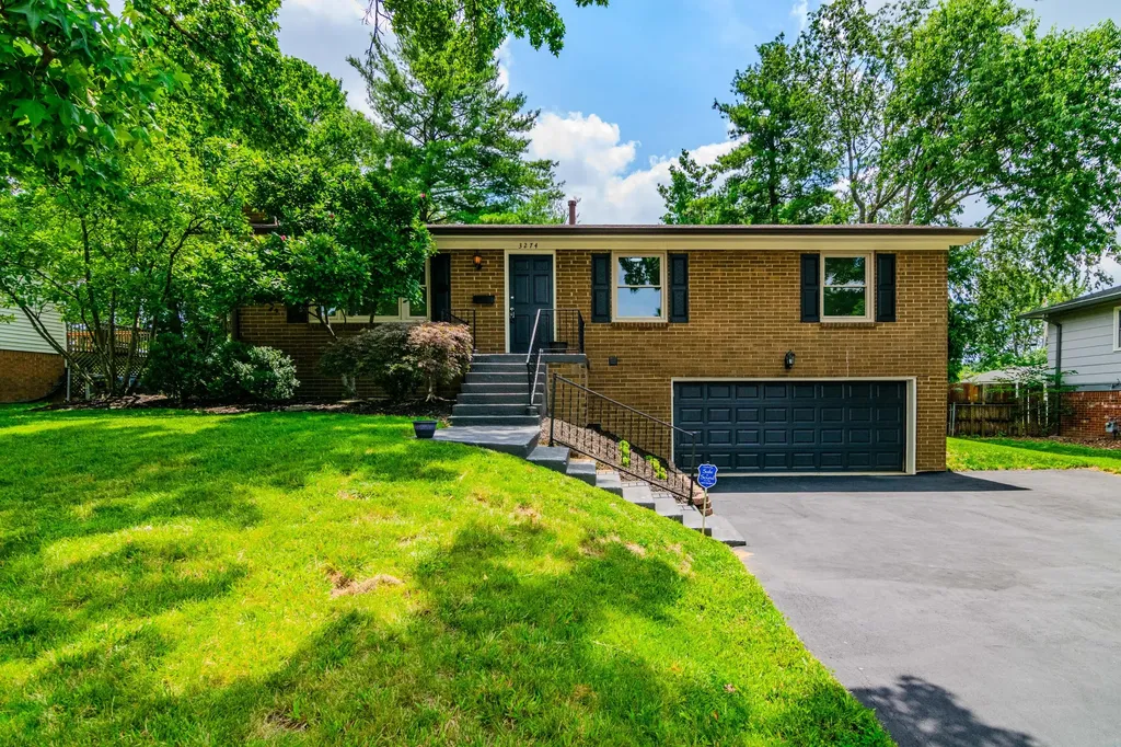3274 Aqueduct Drive Lexington KY 40517