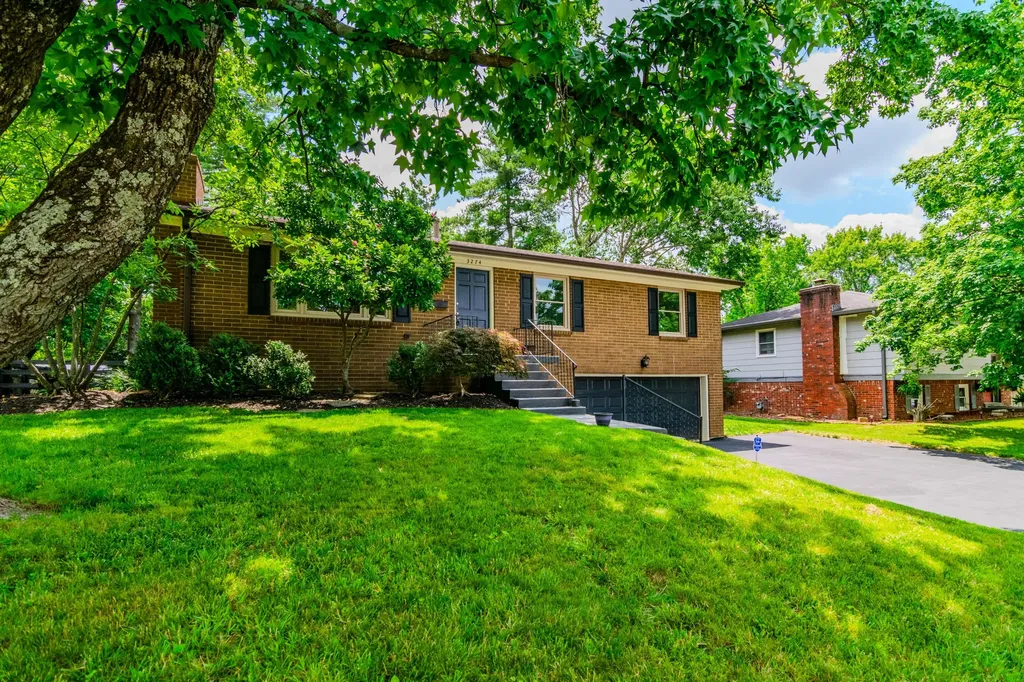 3274 Aqueduct Drive Lexington KY 40517