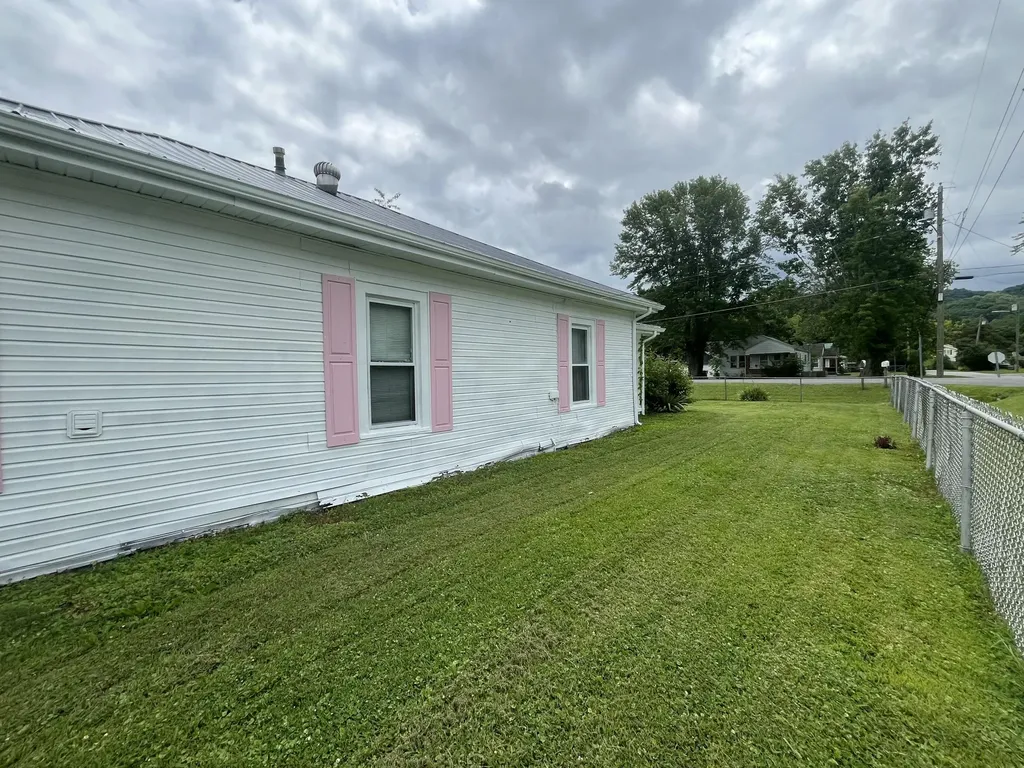 1720 Exeter Avenue Middlesboro KY 40965