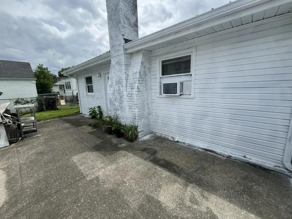1720 Exeter Avenue Middlesboro KY 40965