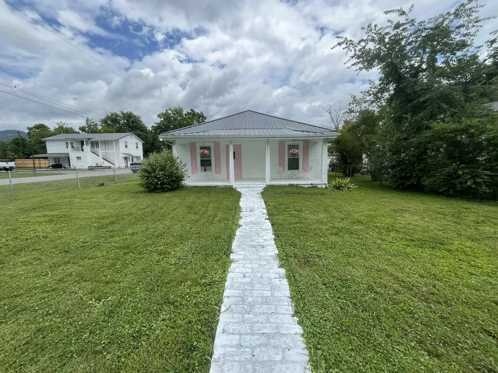 1720 Exeter Avenue Middlesboro KY 40965