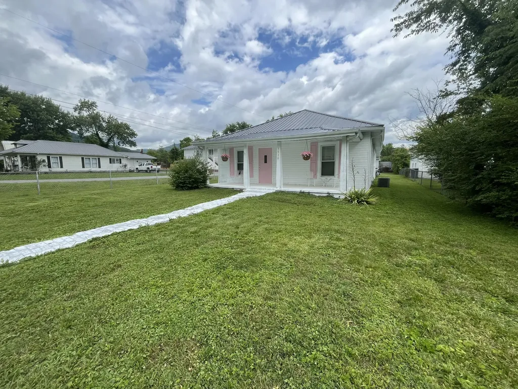 1720 Exeter Avenue Middlesboro KY 40965
